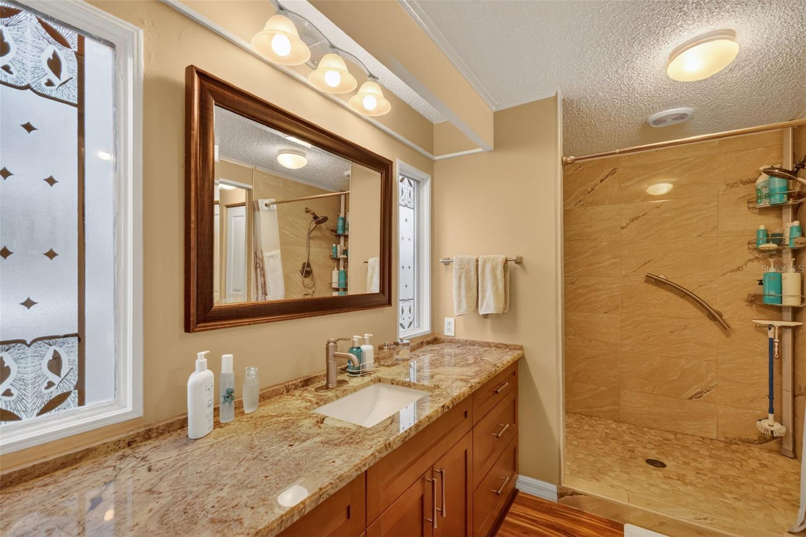 705 DEVON DR, LADY LAKE, FL, 32159