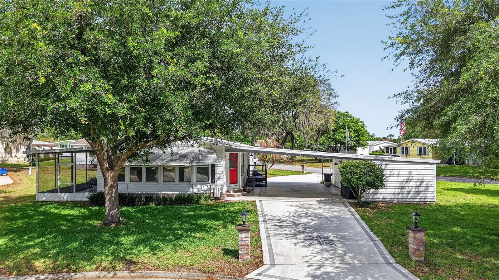 705 DEVON DR, LADY LAKE, FL, 32159