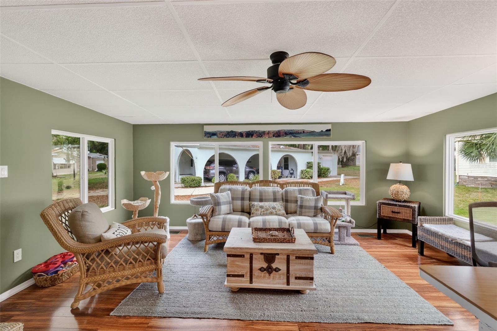 705 DEVON DR, LADY LAKE, FL, 32159