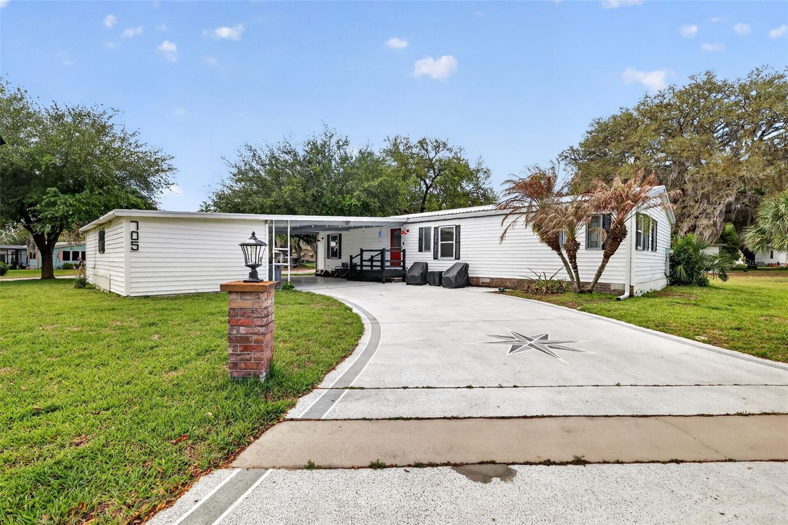 705 DEVON DR, LADY LAKE, FL, 32159