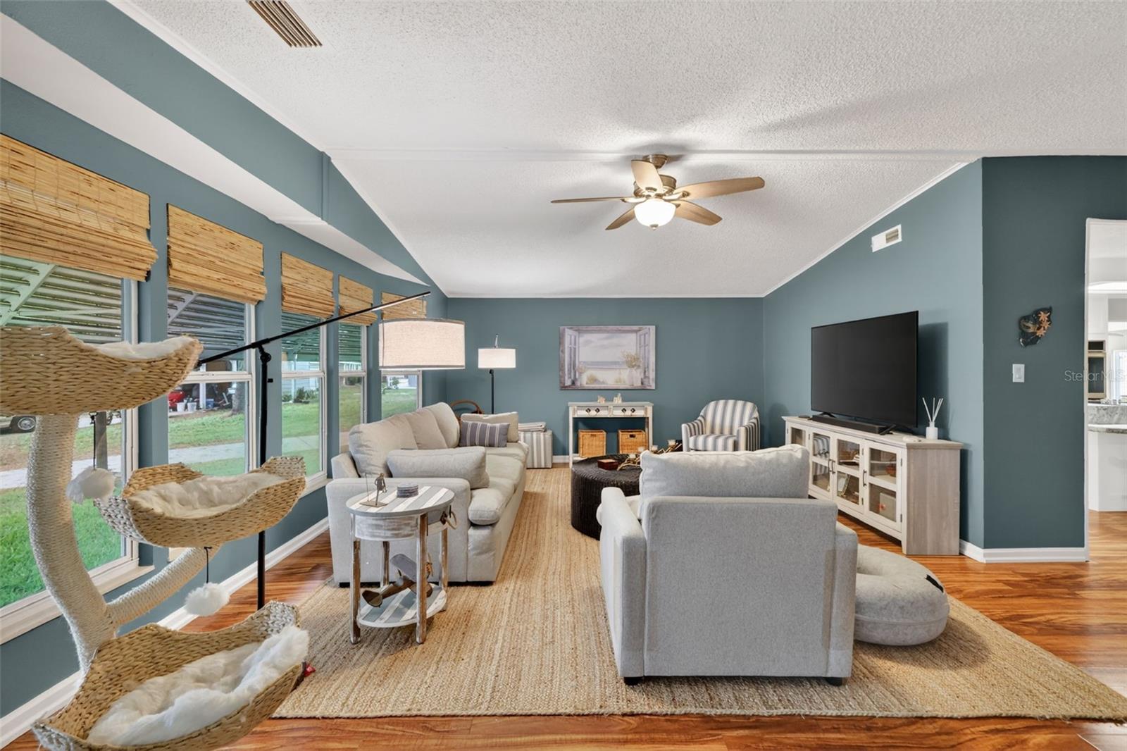 705 DEVON DR, LADY LAKE, FL, 32159