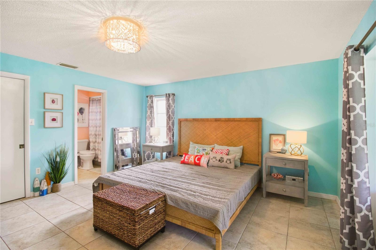 7354 W COUNTRY CLUB DR N, SARASOTA, FL, 34243