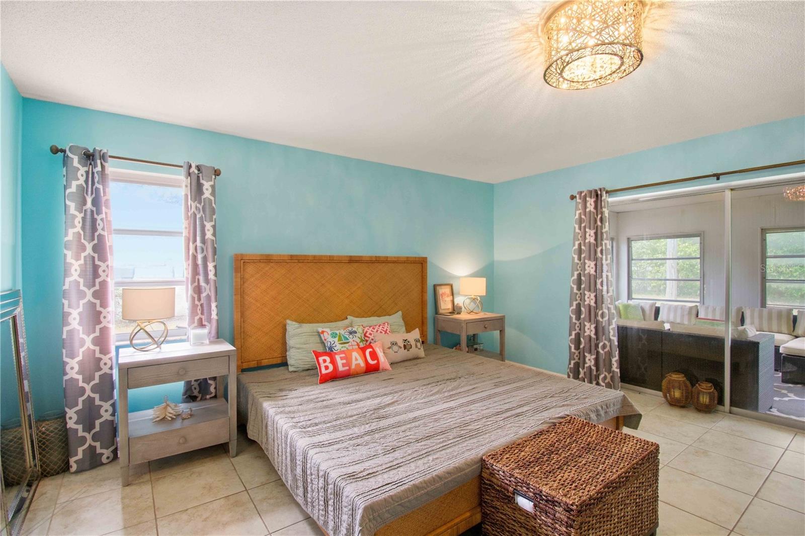 7354 W COUNTRY CLUB DR N, SARASOTA, FL, 34243