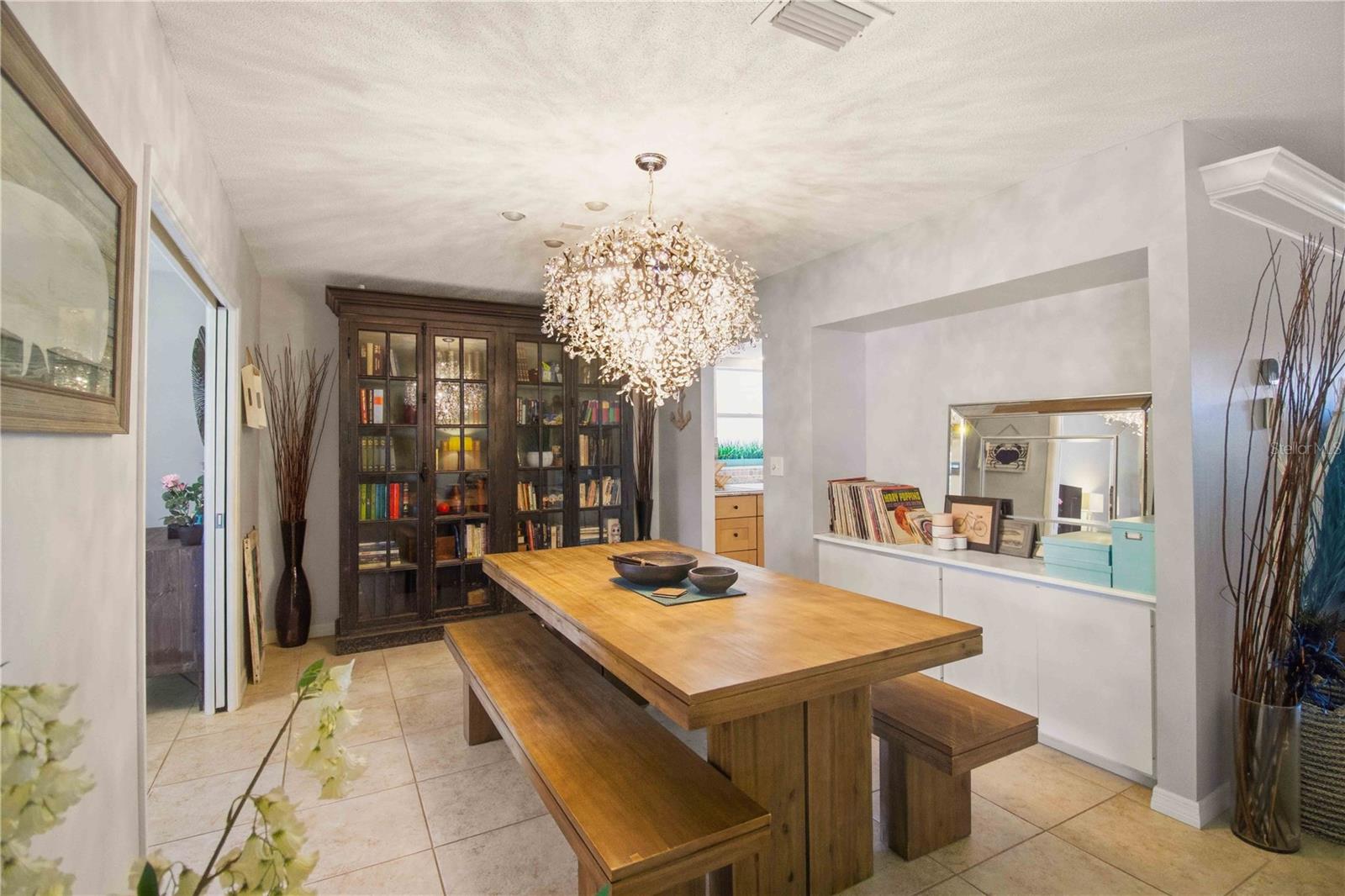 7354 W COUNTRY CLUB DR N, SARASOTA, FL, 34243