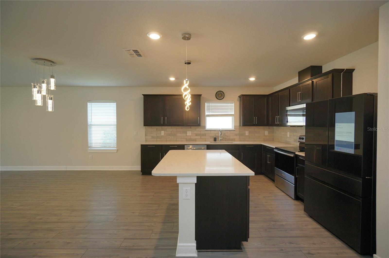 30399 MARQUETTE AVE, WESLEY CHAPEL, FL, 33545