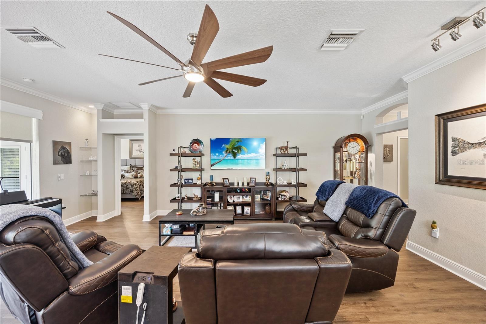 1923 BANNING BEACH RD, TAVARES, FL, 32778