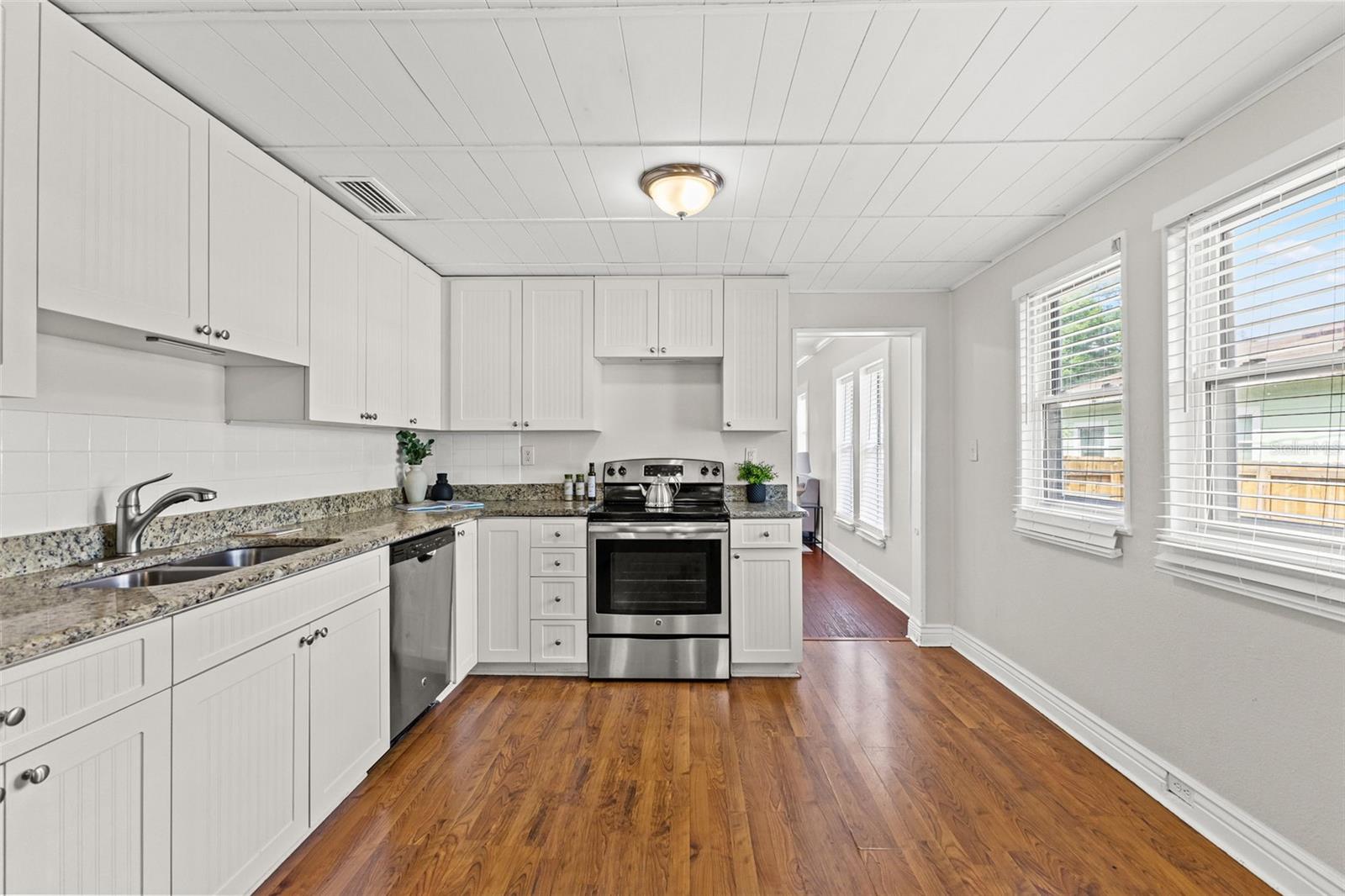318 W OSBORNE AVE, TAMPA, FL, 33603