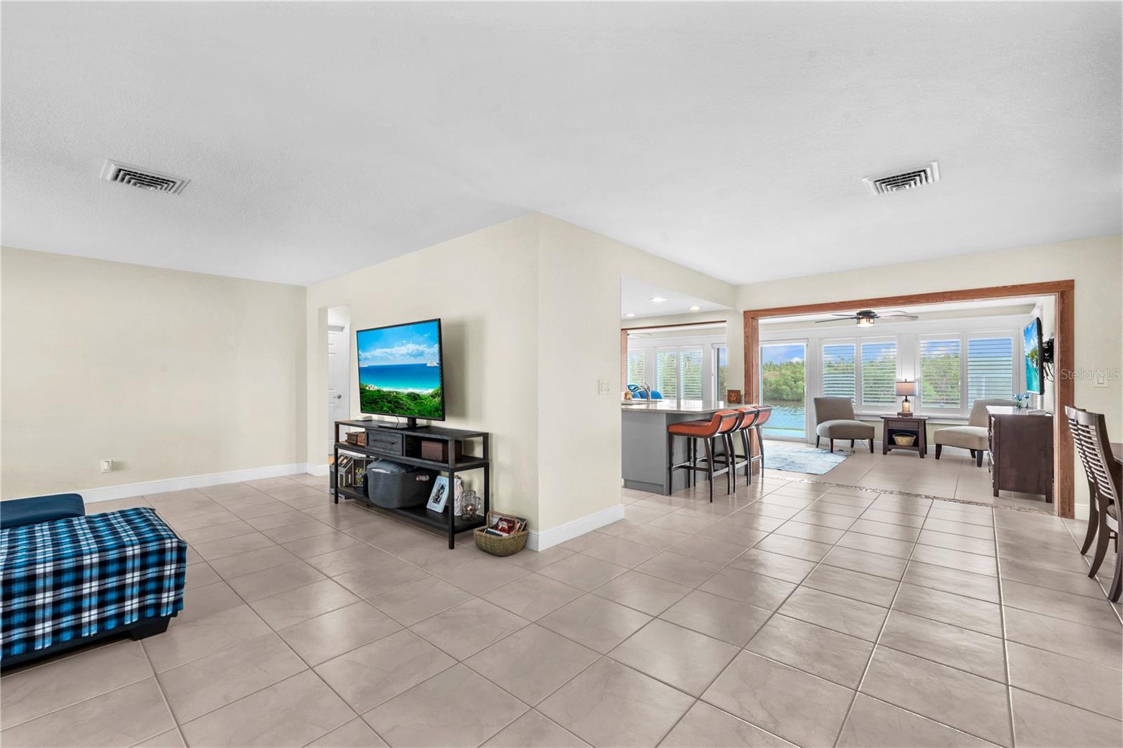 911 SILVER PALM WAY, APOLLO BEACH, FL, 33572