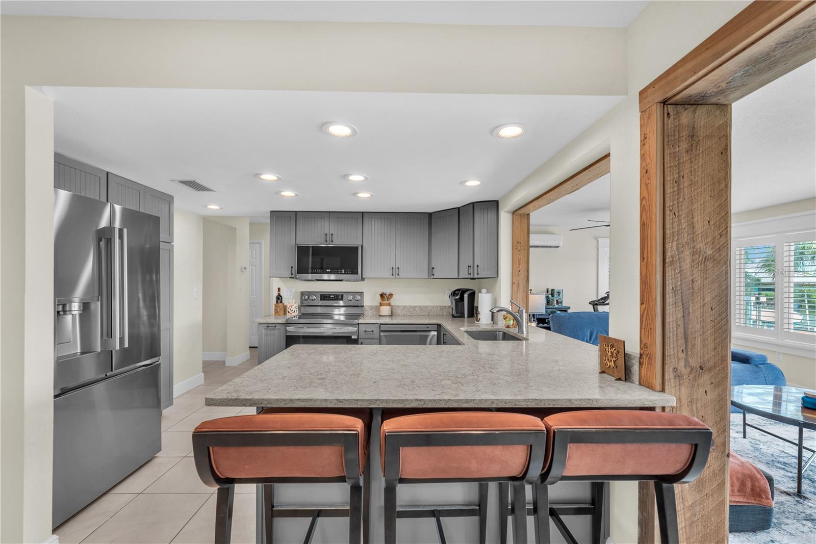 911 SILVER PALM WAY, APOLLO BEACH, FL, 33572