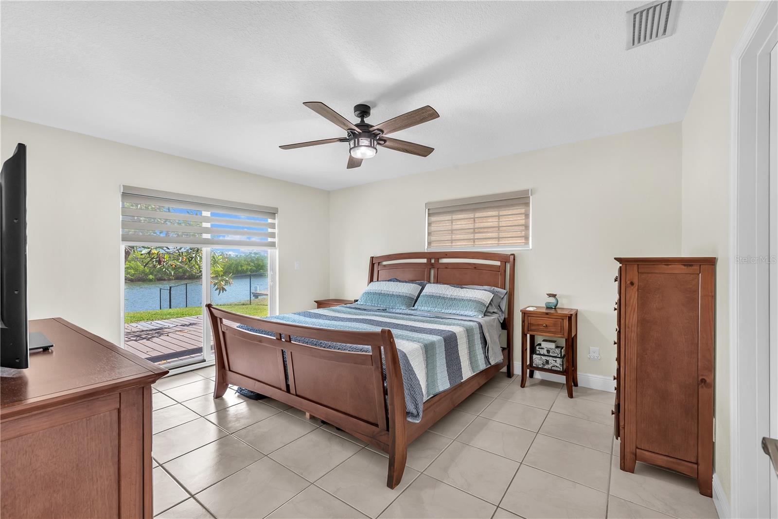 911 SILVER PALM WAY, APOLLO BEACH, FL, 33572