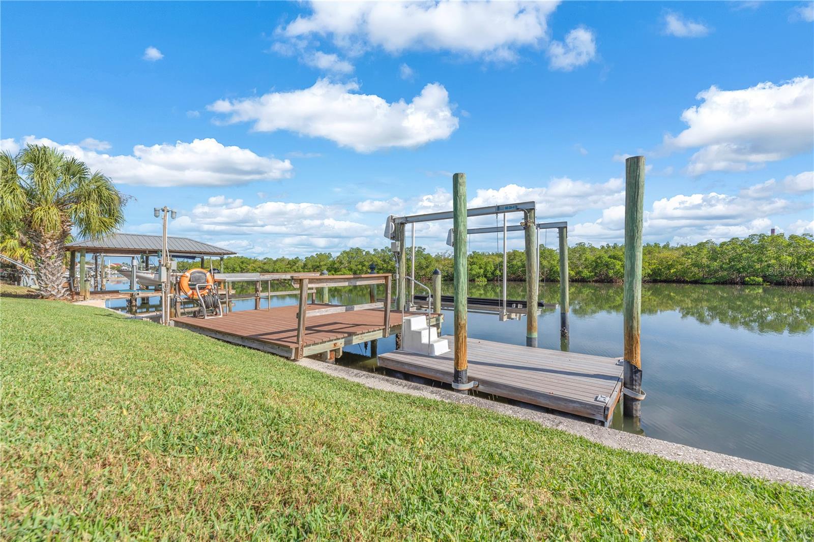 911 SILVER PALM WAY, APOLLO BEACH, FL, 33572