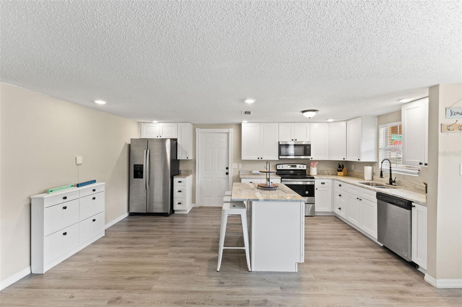 7901 N PACKWOOD AVE, TAMPA, FL, 33604