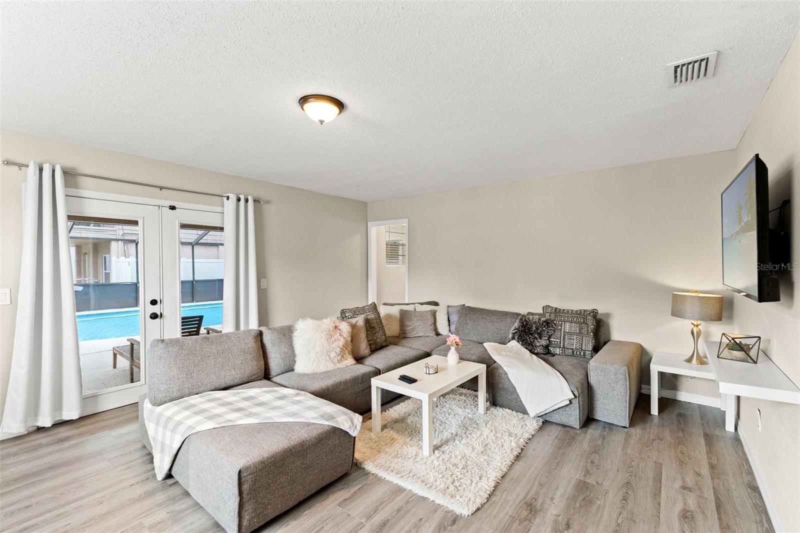 7901 N PACKWOOD AVE, TAMPA, FL, 33604