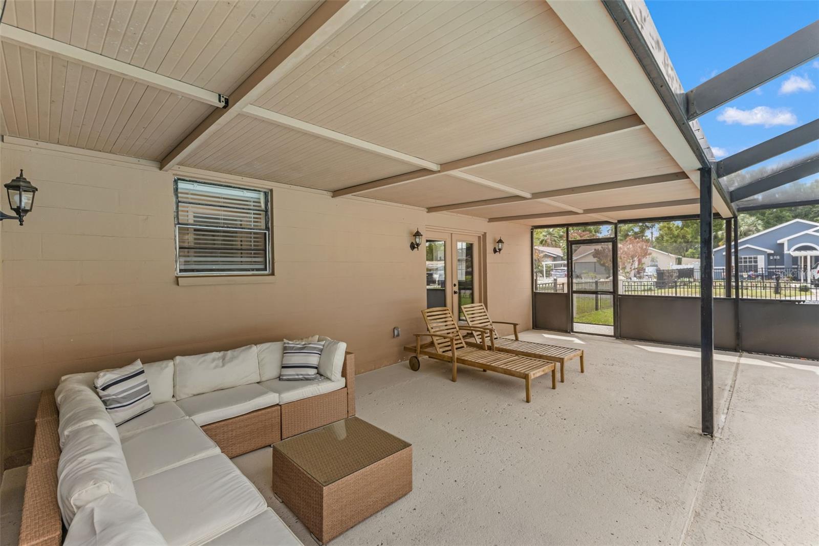 7901 N PACKWOOD AVE, TAMPA, FL, 33604