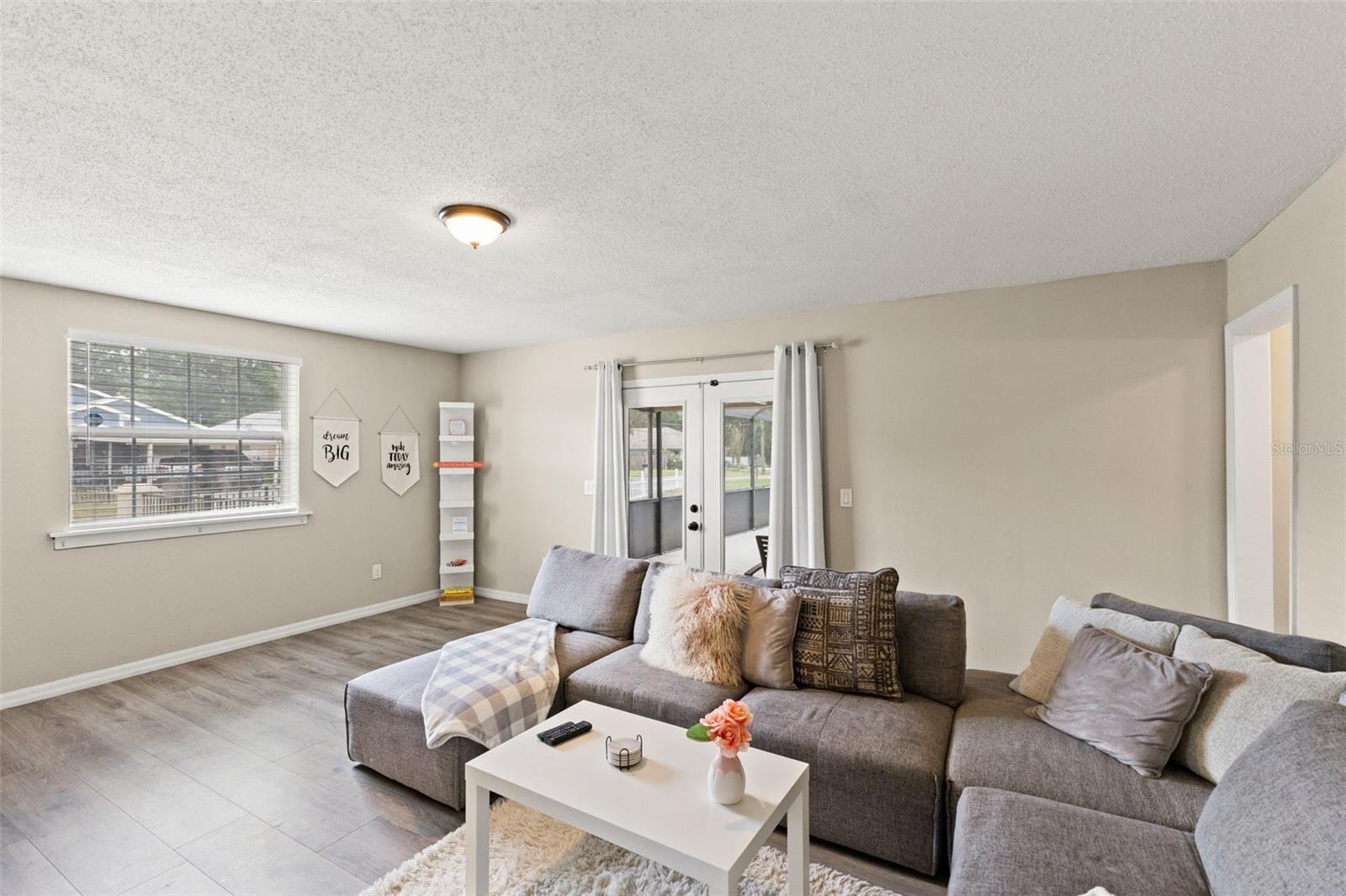 7901 N PACKWOOD AVE, TAMPA, FL, 33604