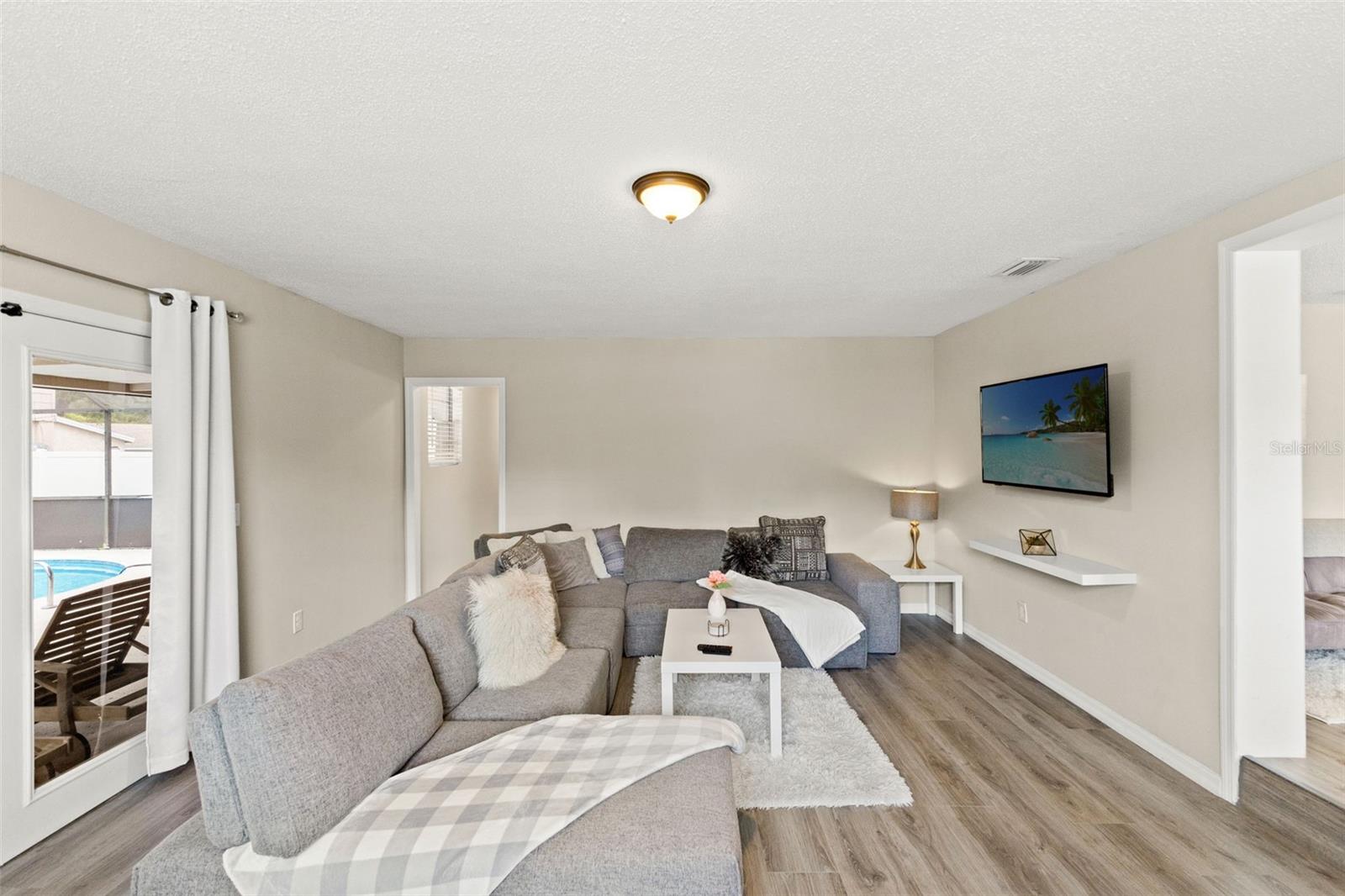 7901 N PACKWOOD AVE, TAMPA, FL, 33604