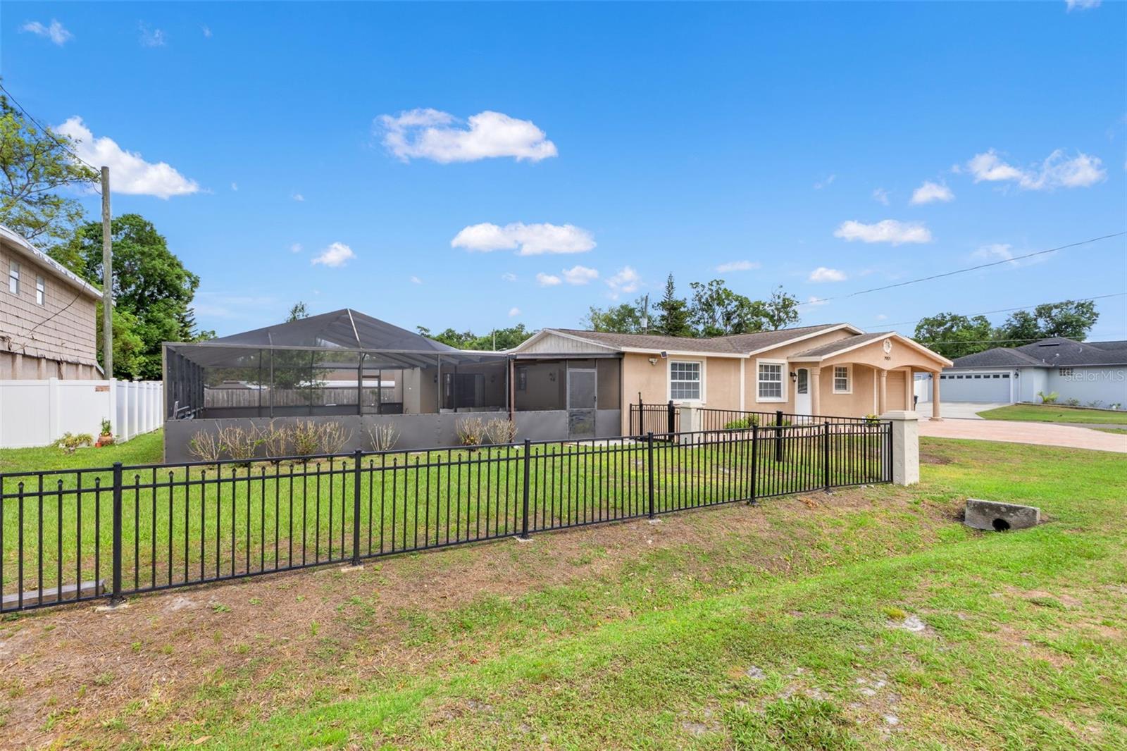 7901 N PACKWOOD AVE, TAMPA, FL, 33604