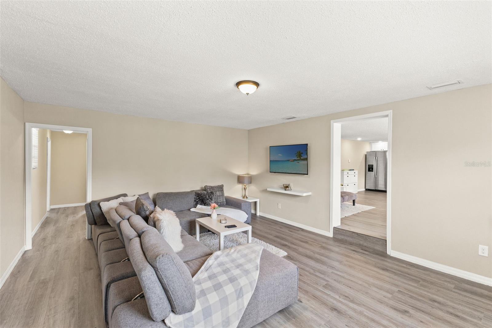 7901 N PACKWOOD AVE, TAMPA, FL, 33604