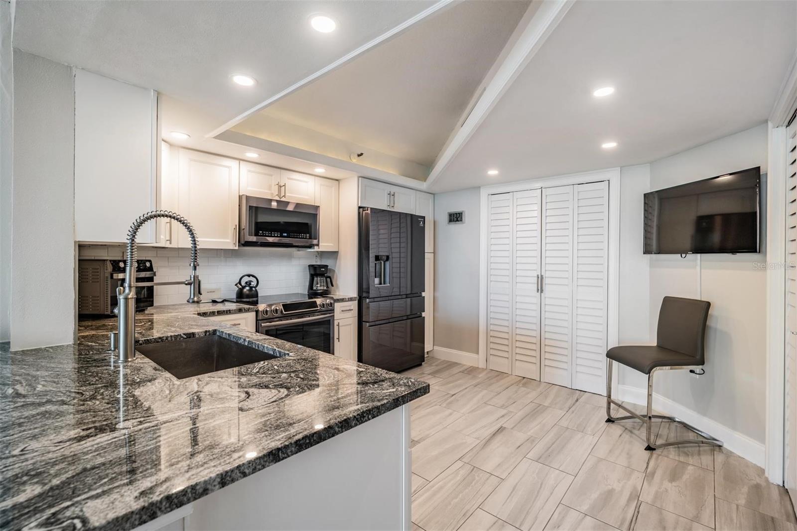 690 ISLAND WAY #607, CLEARWATER, FL, 33767