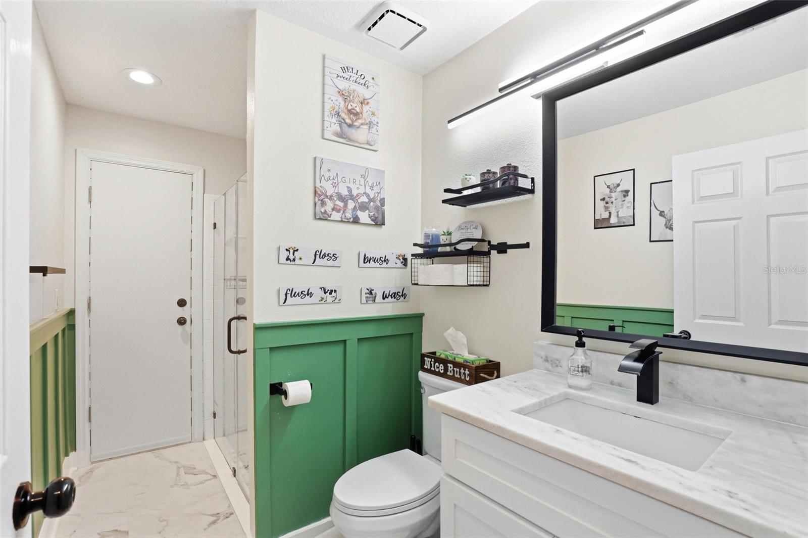 secondary bathroom