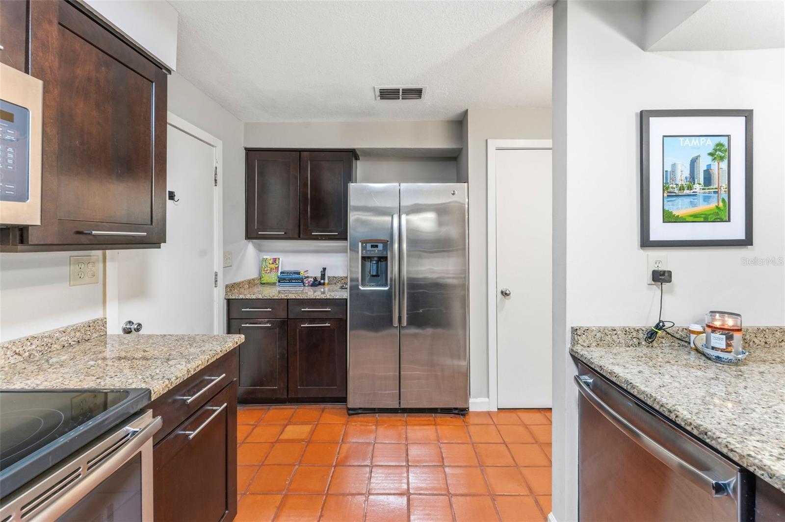2979 W KNIGHTS AVE, TAMPA, FL, 33611