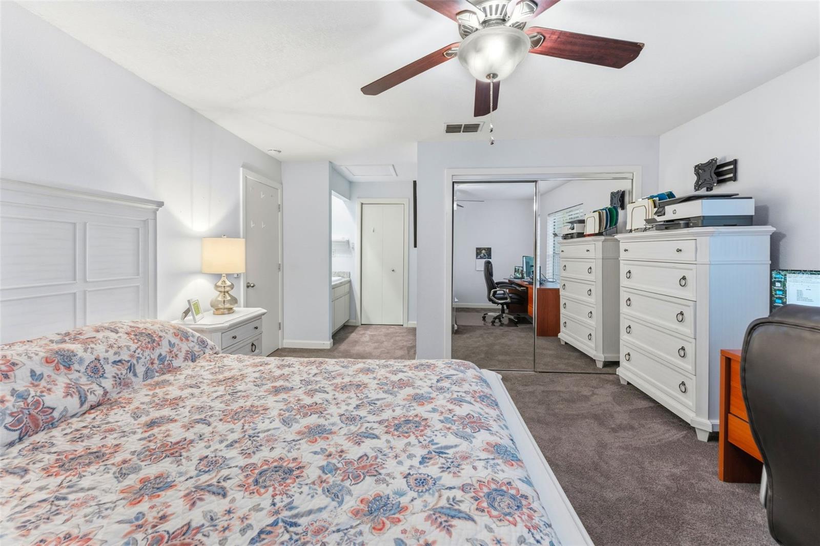 2979 W KNIGHTS AVE, TAMPA, FL, 33611
