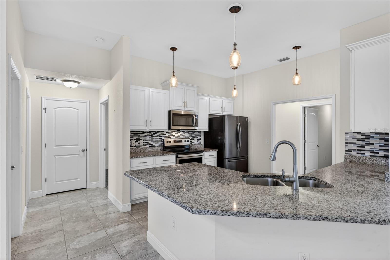 501 SAN CRISTOBAL AVE, PUNTA GORDA, FL, 33983