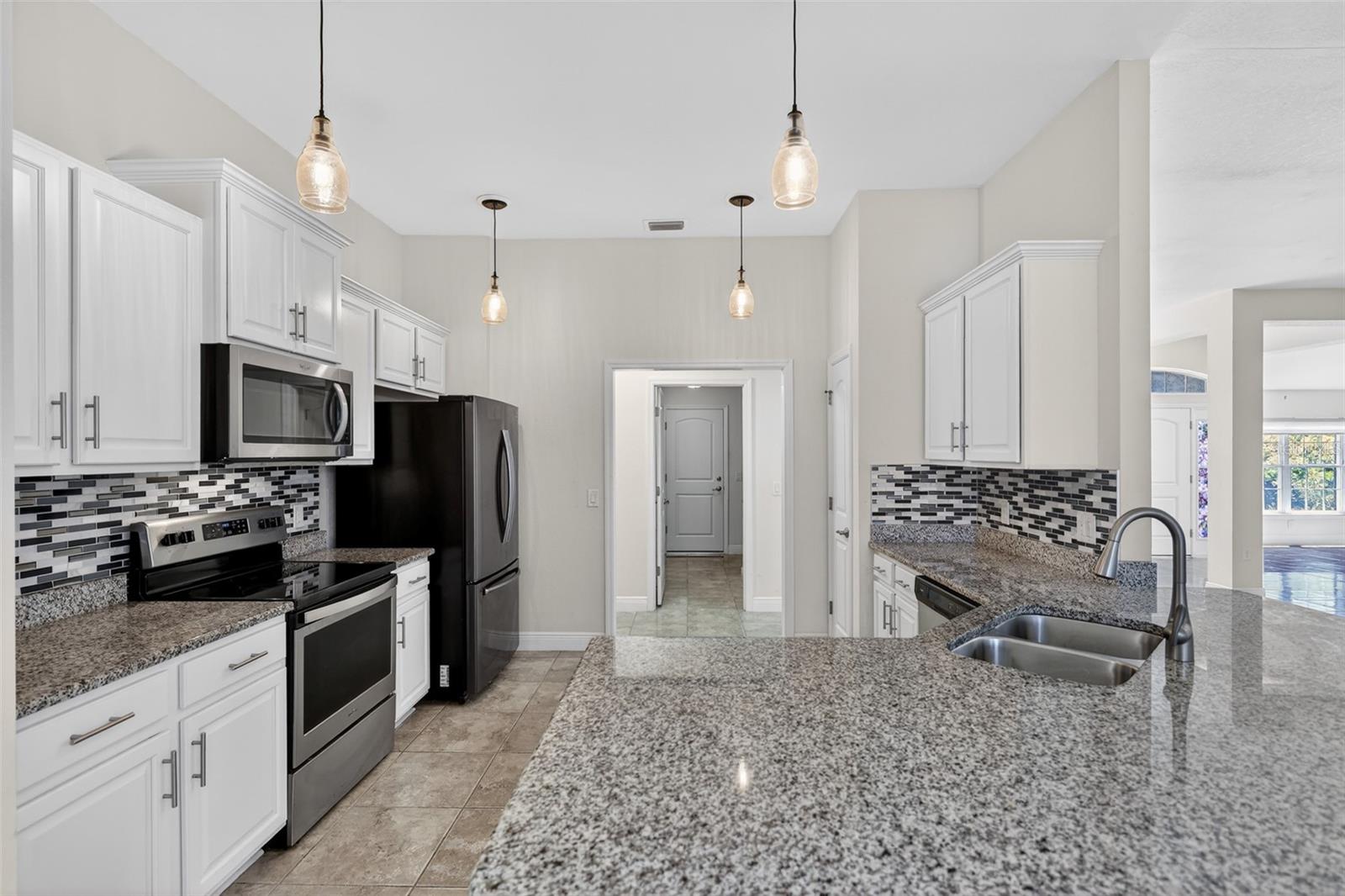 501 SAN CRISTOBAL AVE, PUNTA GORDA, FL, 33983