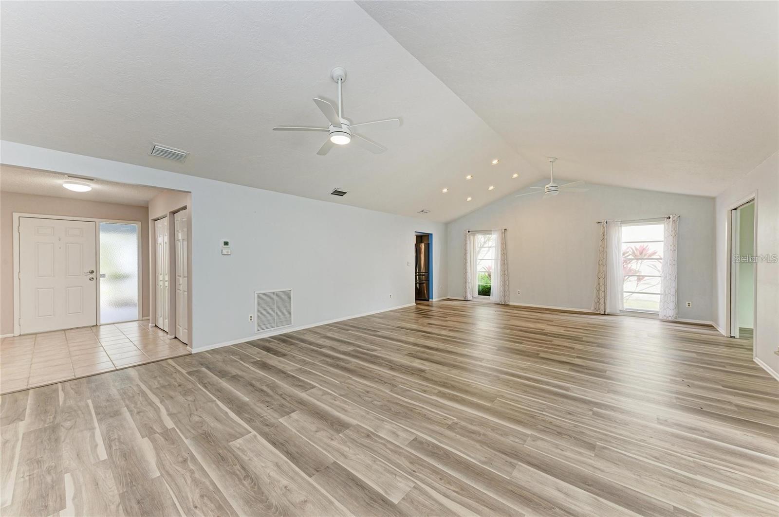 7287 ELEANOR CIR #15, SARASOTA, FL, 34243