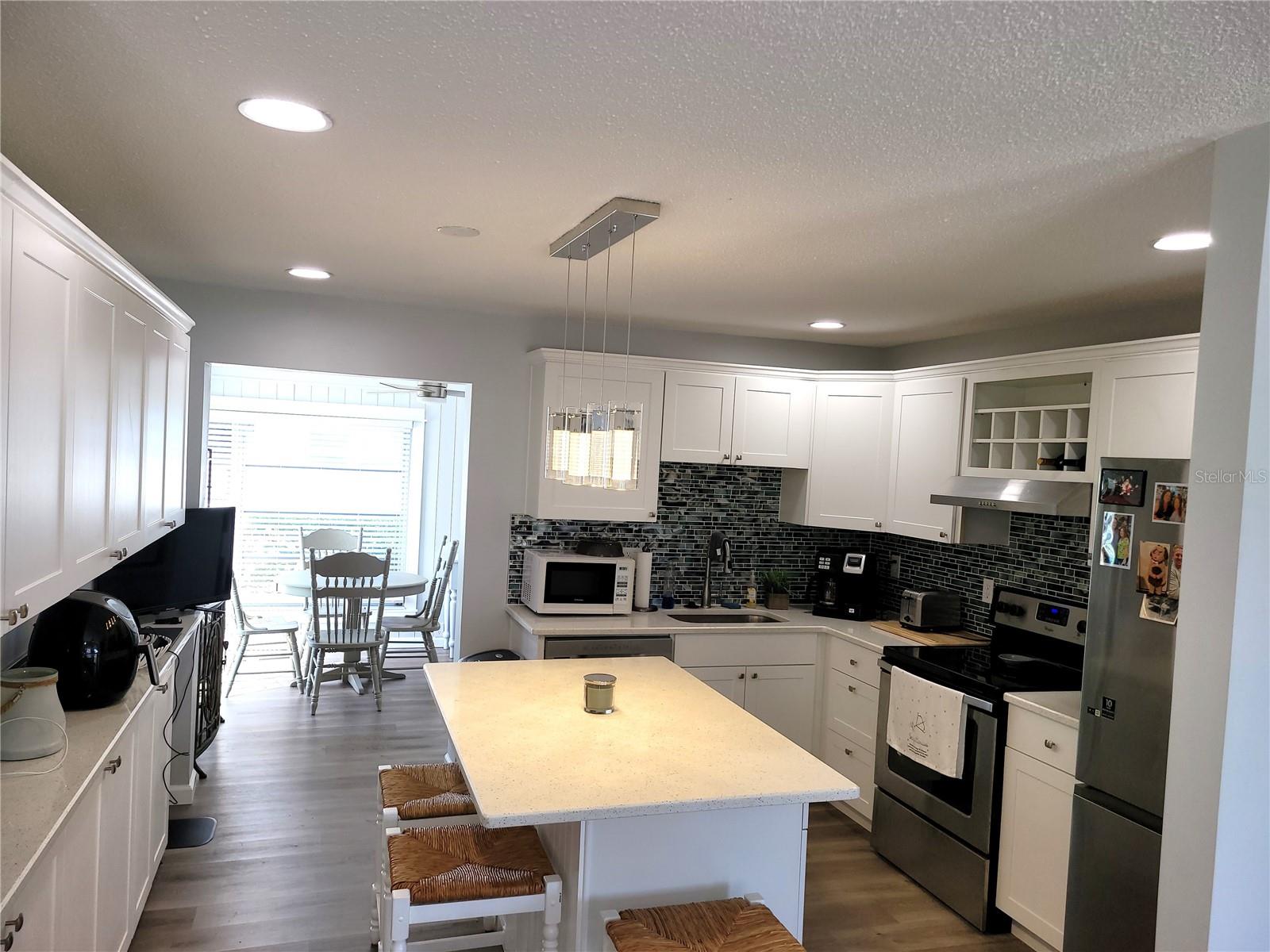 4470 MAINLANDS BLVD W, PINELLAS PARK, FL, 33782