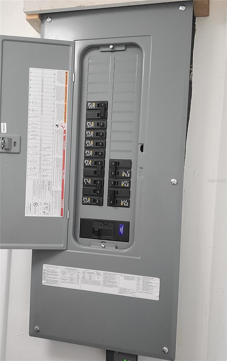 4470 MAINLANDS BLVD W, PINELLAS PARK, FL, 33782