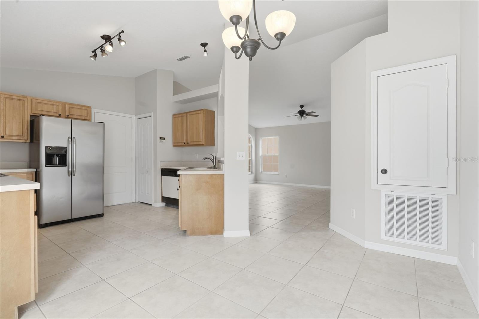 38 VANNA CT, ORLANDO, FL, 32807