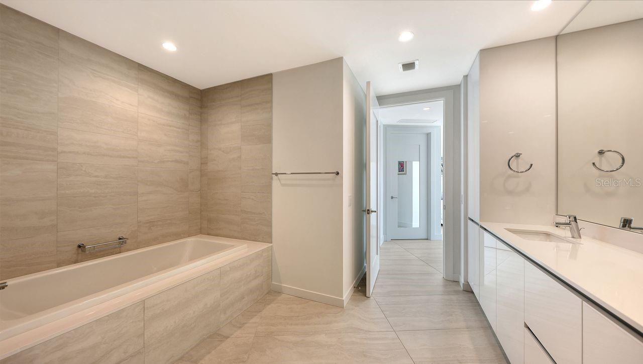 301 QUAY COMMONS #1210, SARASOTA, FL, 34236