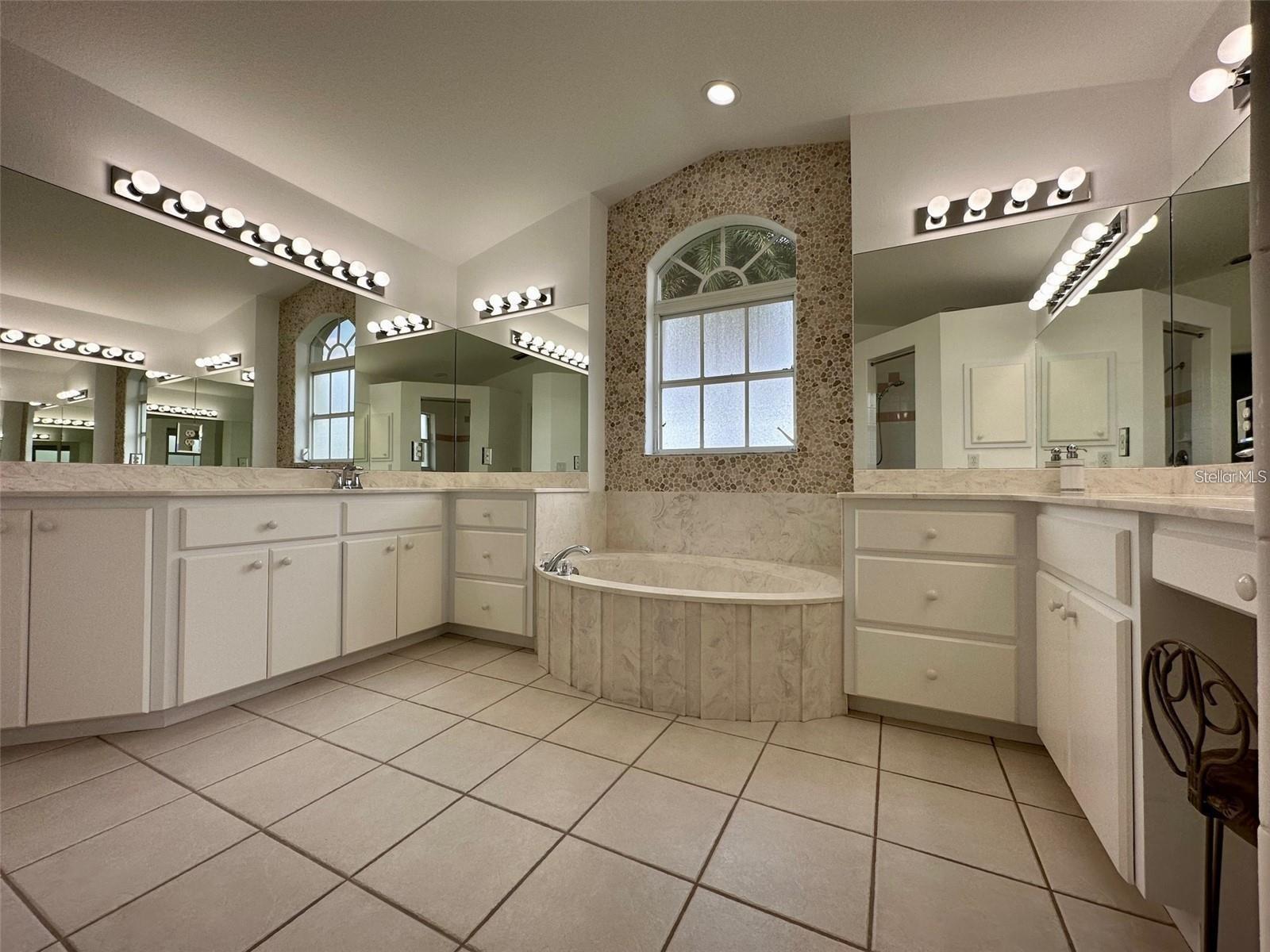 2169 ONONDAGA LN, PUNTA GORDA, FL, 33983