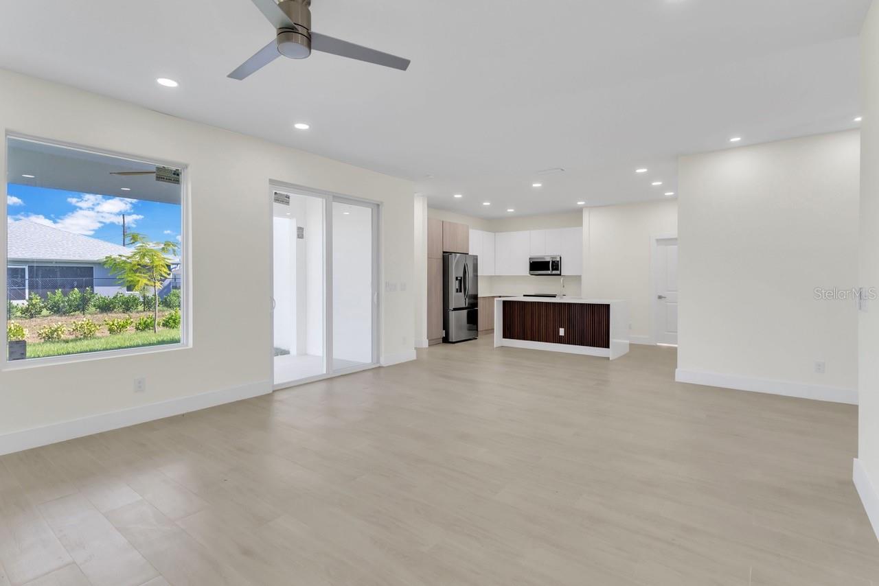 1831 EMBERS PKWY W, CAPE CORAL, FL, 33993