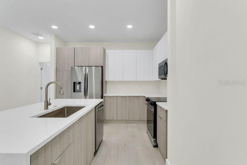 1831 EMBERS PKWY W, CAPE CORAL, FL, 33993