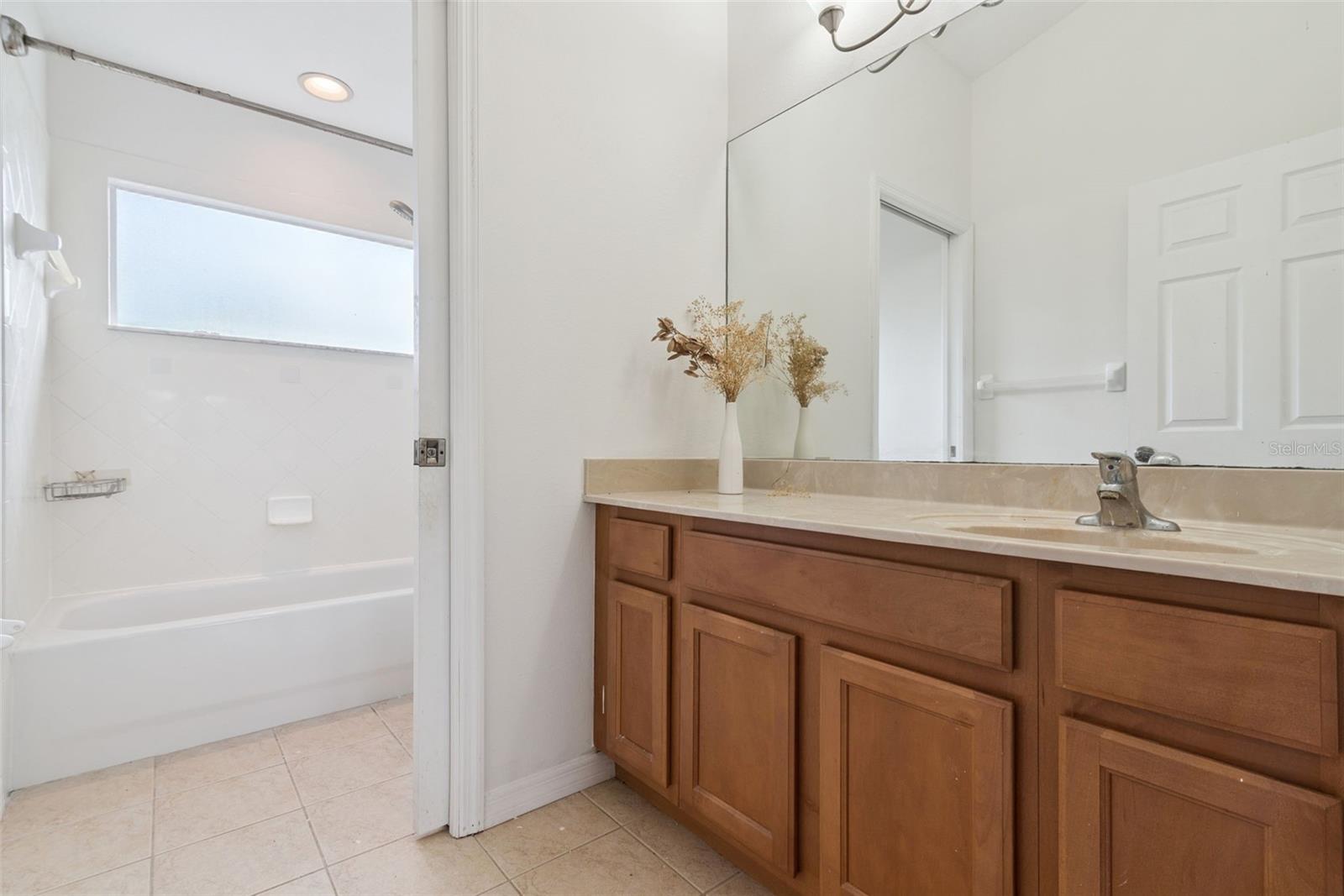 2425 BLUE STONE CT, VALRICO, FL, 33594