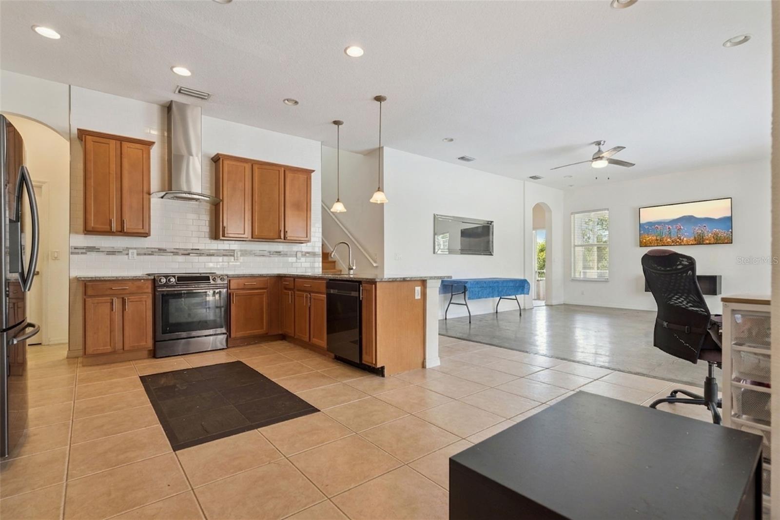 2425 BLUE STONE CT, VALRICO, FL, 33594