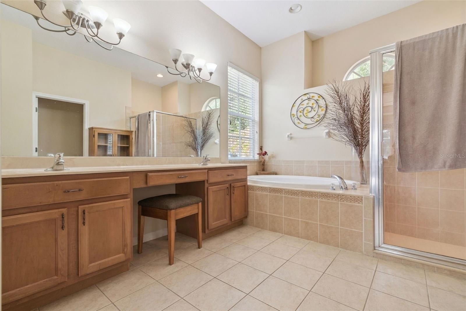 2425 BLUE STONE CT, VALRICO, FL, 33594