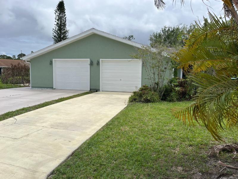 1438 SE LARKWOOD CIR, PORT ST LUCIE, FL, 34952