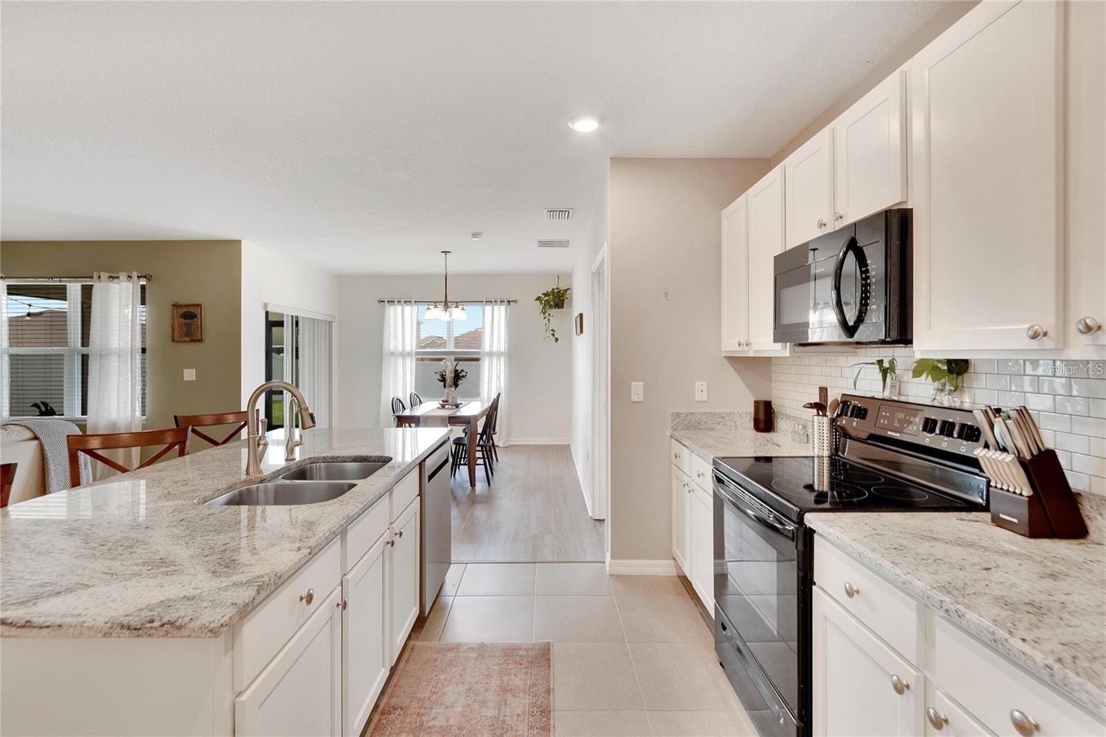 10324 GEESE TRAIL CIR, SUN CITY CENTER, FL, 33573