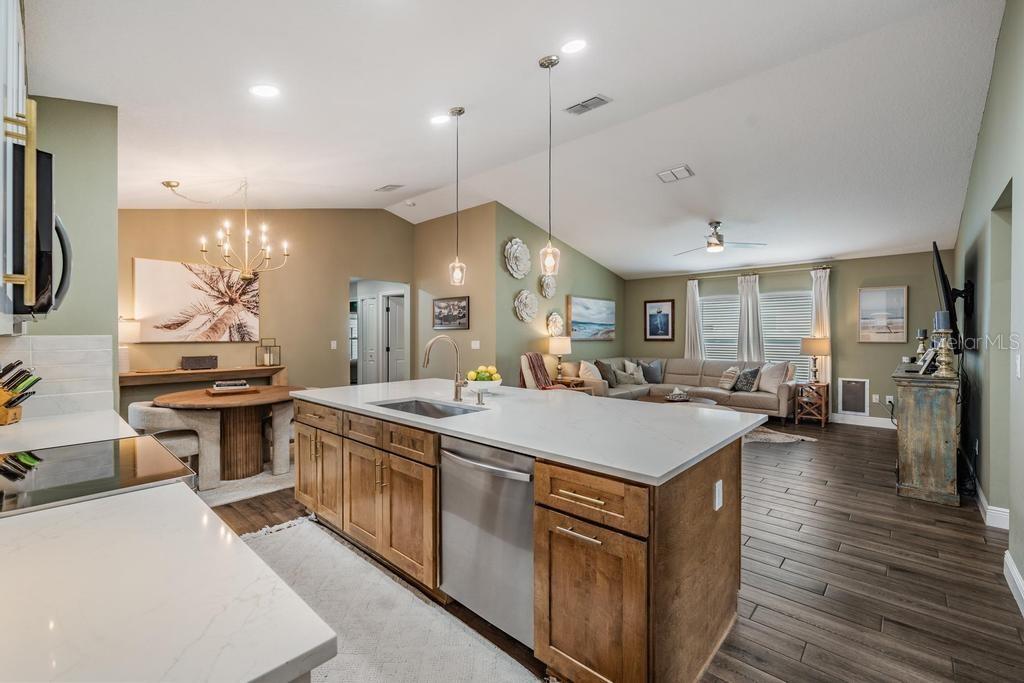 106 1ST AVE NE, LUTZ, FL, 33549