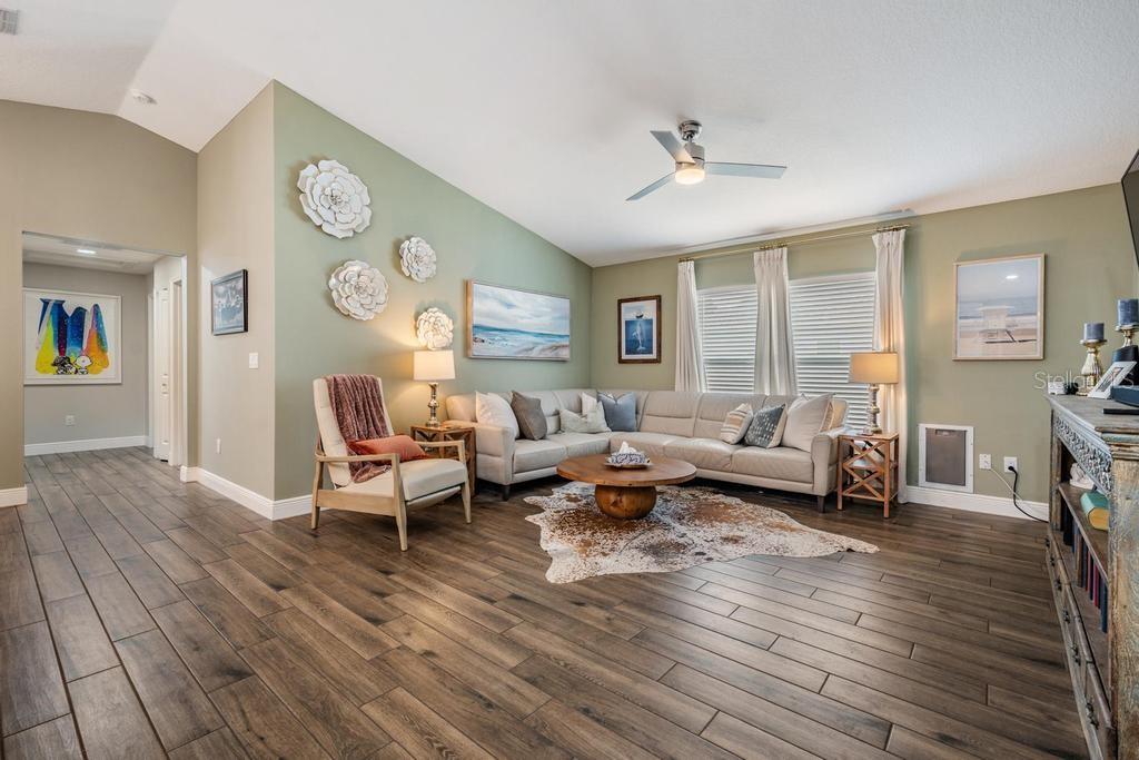 106 1ST AVE NE, LUTZ, FL, 33549