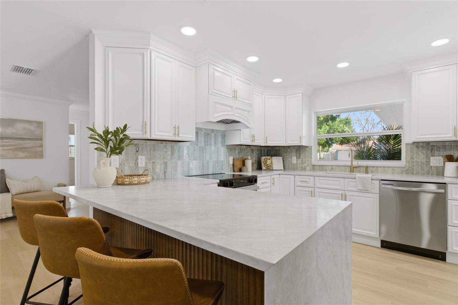 14096 PASSAGE WAY, SEMINOLE, FL, 33776