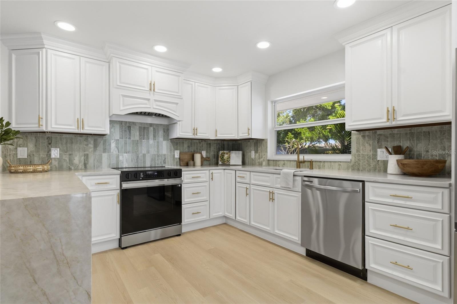 14096 PASSAGE WAY, SEMINOLE, FL, 33776