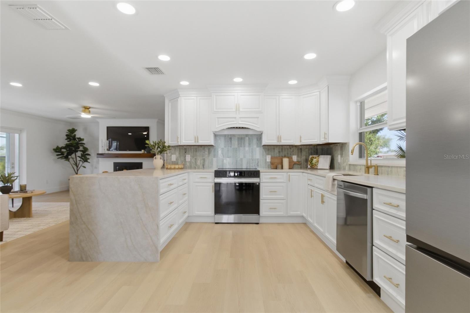 14096 PASSAGE WAY, SEMINOLE, FL, 33776