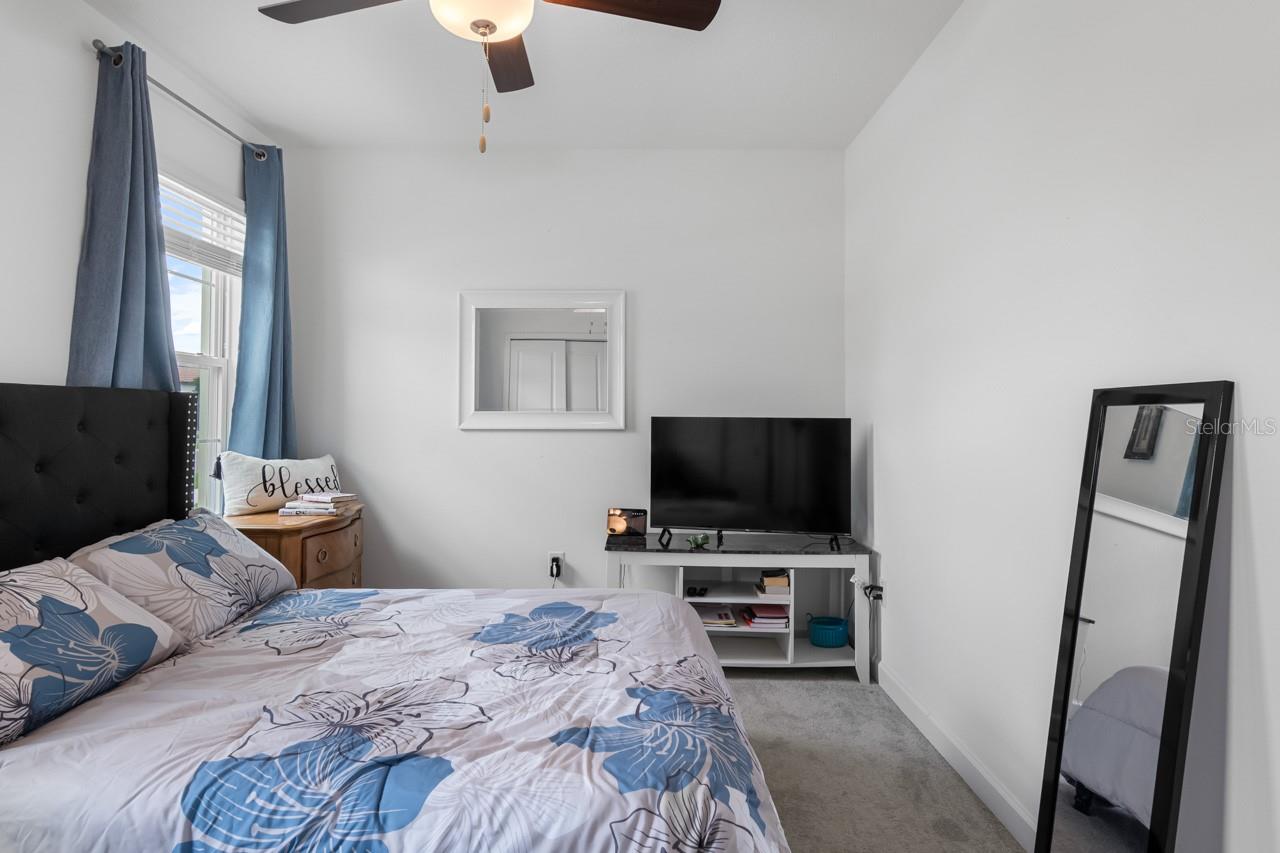 17222 HOLLY WELL AVE, WIMAUMA, FL, 33598