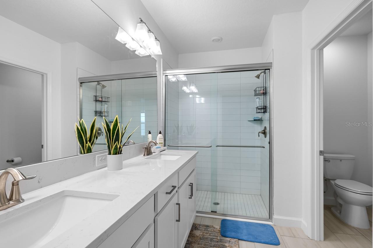 17222 HOLLY WELL AVE, WIMAUMA, FL, 33598