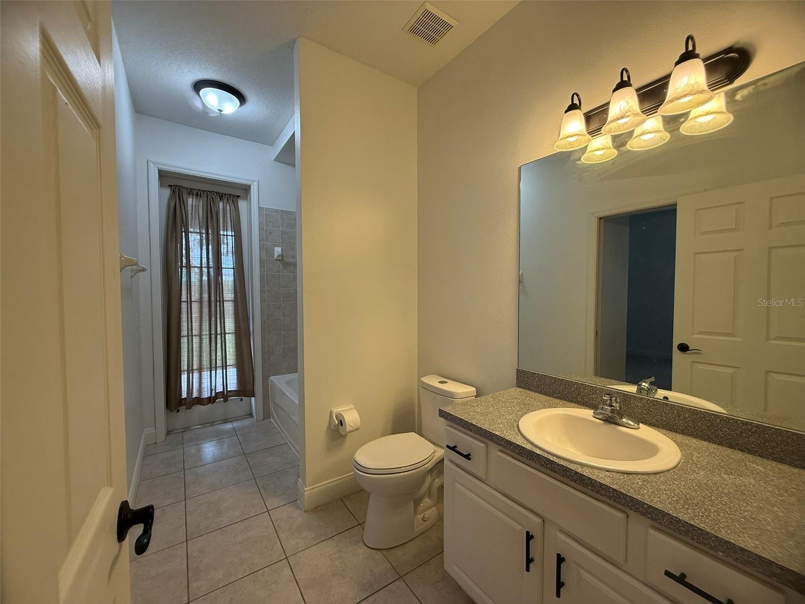 725 COUNTRY WALK CV, EAGLE LAKE, FL, 33839