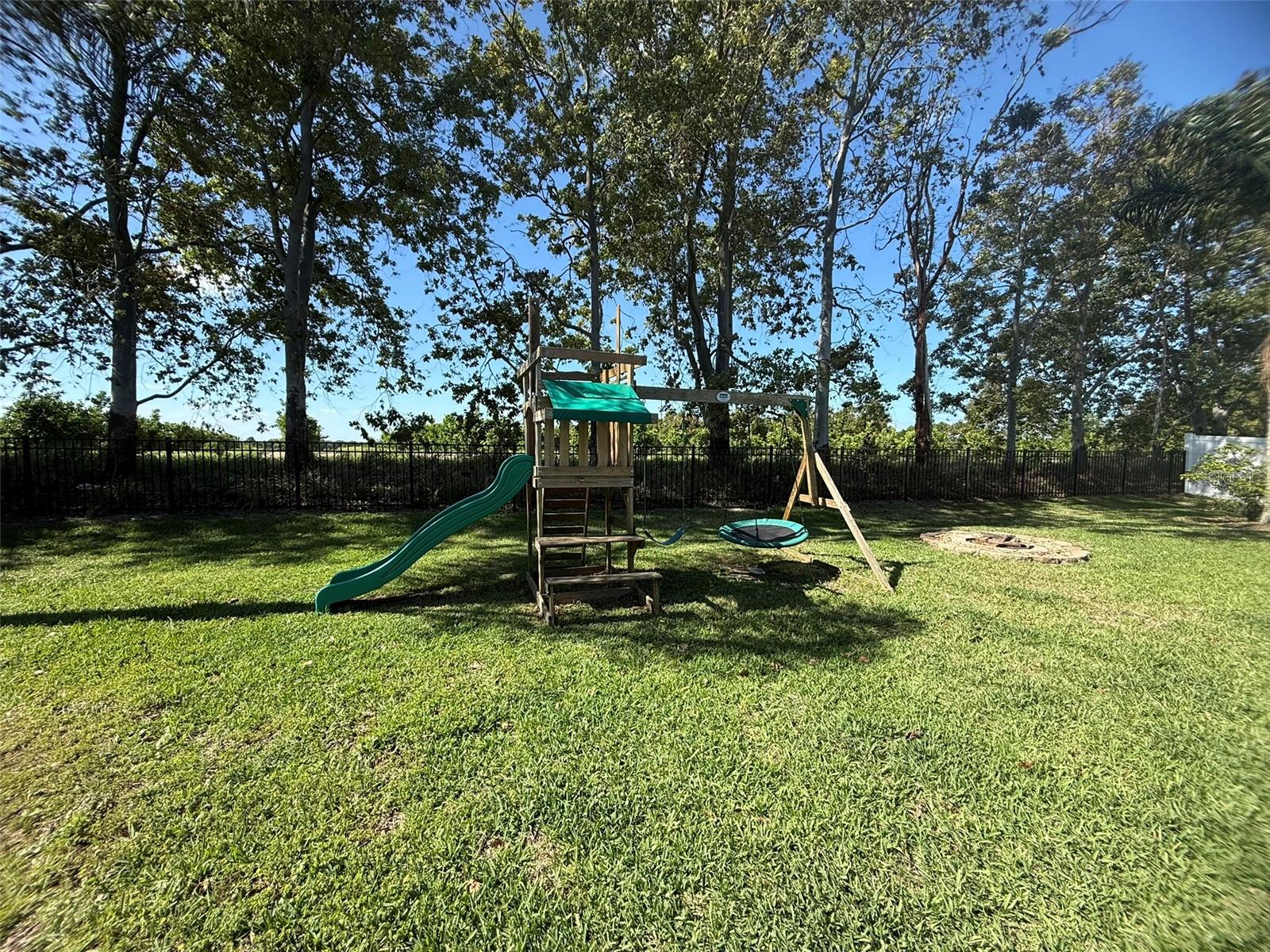 725 COUNTRY WALK CV, EAGLE LAKE, FL, 33839